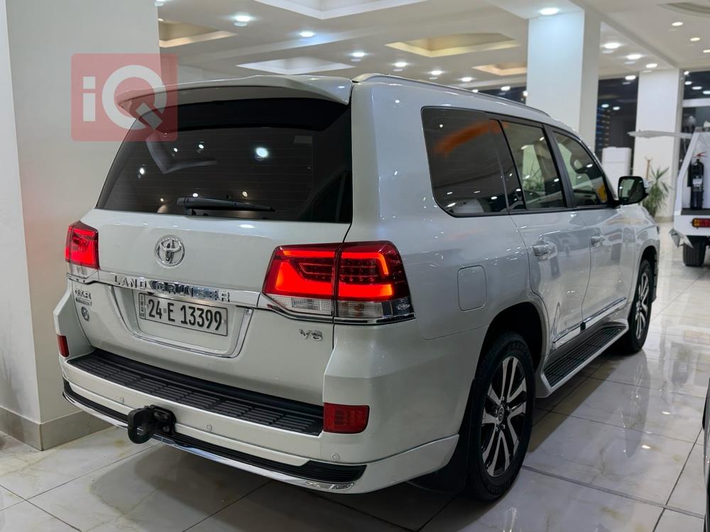 تويوتا لاندكروزر